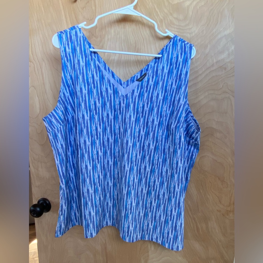 Eddie Bauer v neck blue tank top